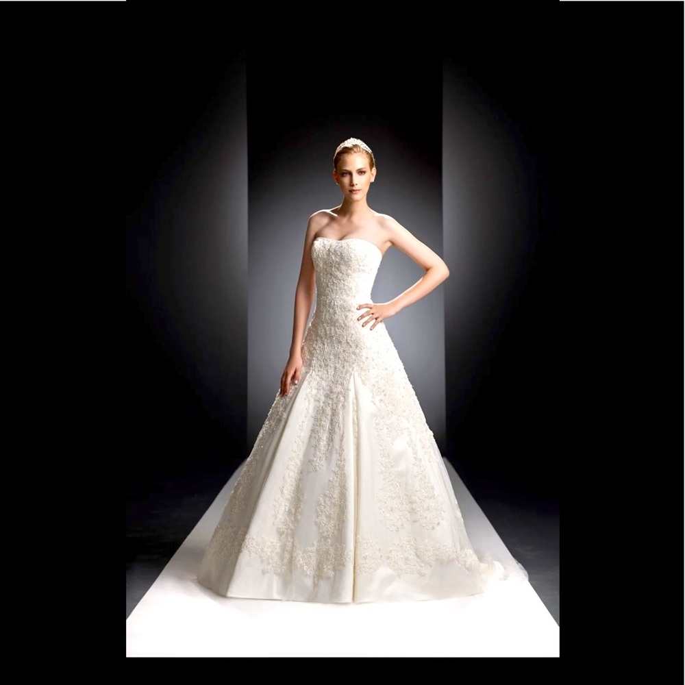 Oleg Cassini Ivory wedding dress